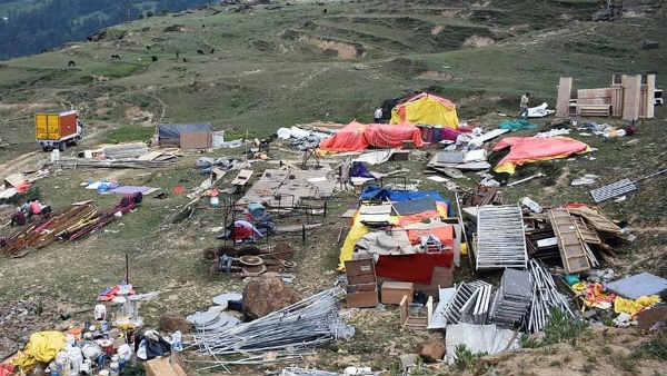 పేరుకుపోయిన చెత్త ..