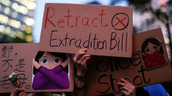 Hong Kong suspends proposed extradition bill,amid mounting protests