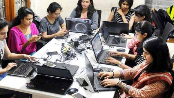 సాఫ్ట్‌వేర్ కంపనీలతో సమావేశం 