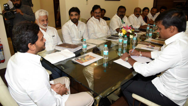 అంతా స్నేహ పూర్వకం..! టెన్షన్ లేకుండా పనిచేసుకోండన్న సీఎం..!! 