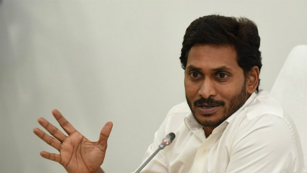 బుధవారం కూల్చివేత అని ప్రకటించిన జగన్ .. మంగళవారం రాత్రి నుండే కూల్చివేత ప్రారంభం