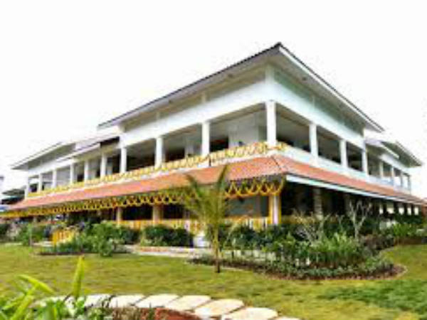 అనాధాశ్రమానికి వెళ్లనన్న బాలుడు..! పోలీసులనే ప్రశ్నించిన బుడ్డోడు..!! అనాధాశ్రమానికి వెళ్లనన్న బాలుడు..! పోలీసులనే ప్రశ్నించిన బుడ్డోడు..!!