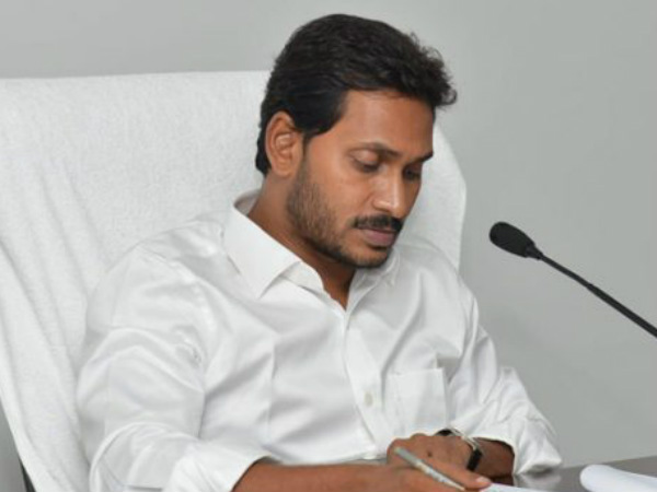  వివేకా కేసు..! జగన్ ఏం చేయబోతున్నారు..!!