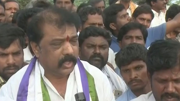 భూమా నాగిరెడ్డి వంటి వాళ్ళు పార్టీ మారినా తాను జగన్ పార్టీకే కట్టుబడి పని చేశా అన్న జయరామ్ భూమా నాగిరెడ్డి వంటి వాళ్ళు పార్టీ మారినా తాను జగన్ పార్టీకే కట్టుబడి పని చేశా అన్న జయరామ్