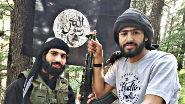 Two militants killed in gunfight in Kashmirs Shopian Two militants killed in gunfight in Kashmirs Shopian