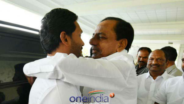 జగన్ నివాసానికి కేసీఆర్.. జగన్ నివాసానికి కేసీఆర్..