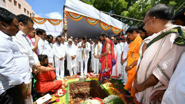 చారిత్రక కట్టడం కూల్చొద్దనే డిమాండ్