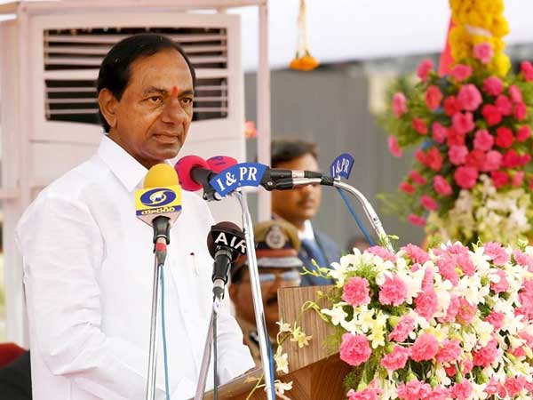 ప్రగతి పథంలో దూసుకుపోతున్న తెలంగాణ ప్రగతి పథంలో దూసుకుపోతున్న తెలంగాణ