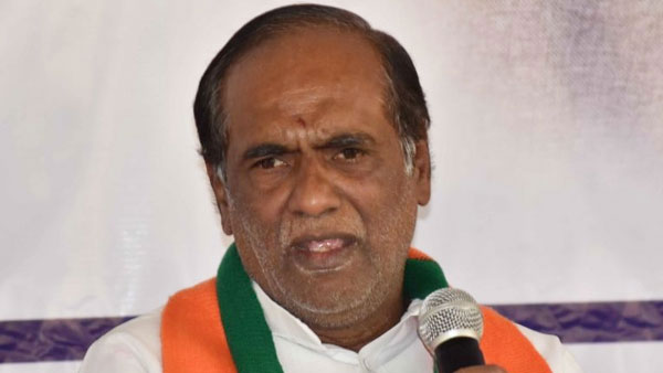 ఫిరాయింపు రాజకీయాల్లో టీఆర్ఎస్ ది నెంబర్ వన్ స్థానం అంటూ లక్ష్మణ్ మండిపాటు