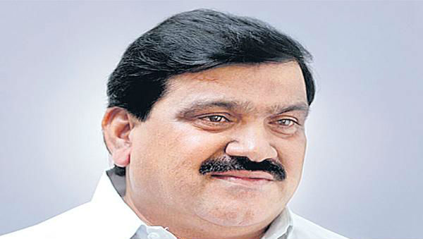  యాదయ్య ఇంట్లో పదవుల పంట..! కుటుంబ సభ్యలందరూ పదవుల్లోనే..!!