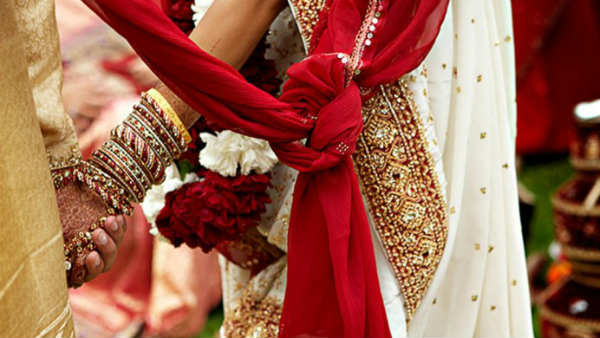 పెళ్లి ఆగిపోవటంతో వధువు తల్లిదండ్రుల ఆవేదన .. పోలీసులకు ఫిర్యాదు 