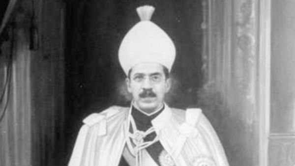 నిజమైన హక్కుదాడుడెవరో తేలాకే డబ్బులిస్తామన్న బ్యాంకు