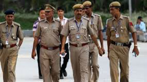  తీగలాగితే కదిలిన డొంక