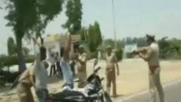 వాహాన చెకింగ్‌లో యూపి పోలీసులు ఓవర్ యాక్షన్ 