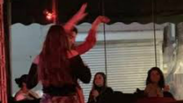 బతుకుదెరువు కోసం పబ్‌‌లో డాన్సర్‌గా