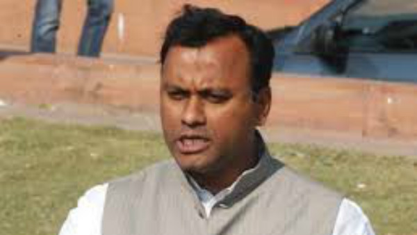 ఆర్థిక ఇబ్బందులతో కాదు.. దూరదృష్టితో బీజేపీ వైపు ఆర్థిక ఇబ్బందులతో కాదు.. దూరదృష్టితో బీజేపీ వైపు