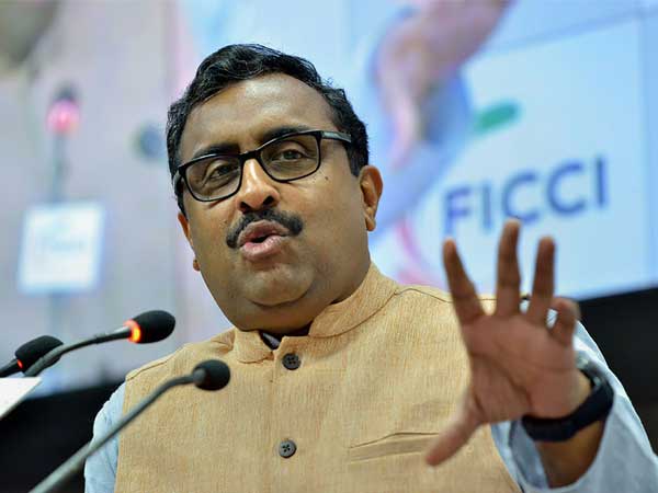 చంద్రబాబు దుష్ప్రచారం ... జగన్ మోడీతో ప్రత్యేక హోదా పై చర్చ ..పునః పరిశీలించే ఆలోచనలో బీజేపీ