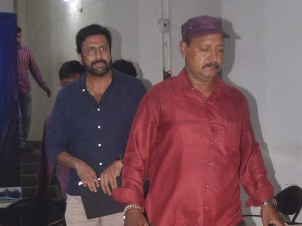 బలవంతంగా లాక్కొనే ప్రయత్నం ...