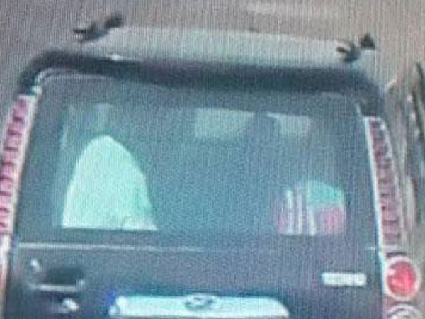  కారులో రయ్ .. రయ్ ...