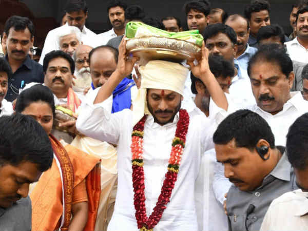 కూపీ లాగుతున్న స‌ర్కార్‌..