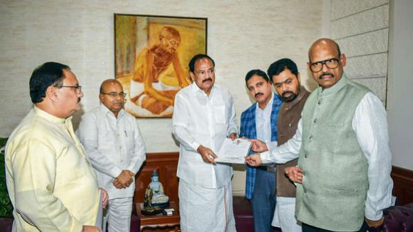 వెంకయ్య ఆమోదించారు.. వెంకయ్య ఆమోదించారు..