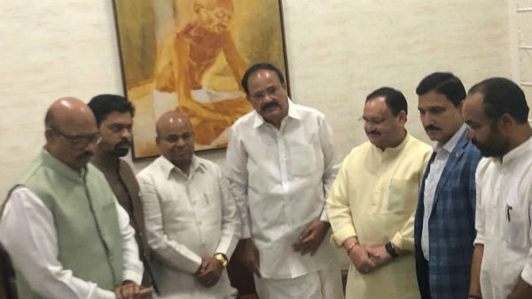 వేగంగా అడుగులు ..చక్రం తిప్పిందెవరు.. వేగంగా అడుగులు ..చక్రం తిప్పిందెవరు..