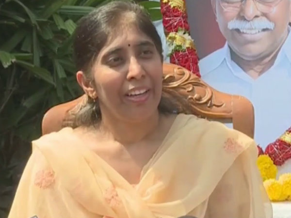 పునః విచారణ చేసి నేరస్థులకు శిక్ష పడేలా చెయ్యాలని కోరిన సునీత