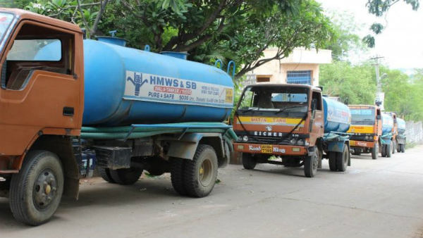 కమీషనర్ కు నోటీసులు