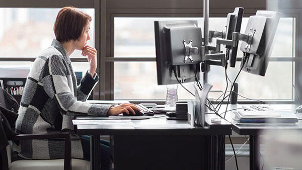 ప్రజలతో మమేకంకండి