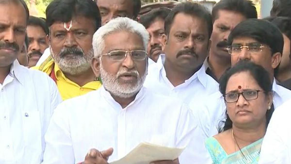 టీటీడీ చైర్మన్ గా స్వామీ వారి ఆస్తులు , ఆభరణాల విషయంలో లోగుట్టు వెలికి తీస్తా అంటున్న వై వీ సుబ్బా రెడ్డి టీటీడీ చైర్మన్ గా స్వామీ వారి ఆస్తులు , ఆభరణాల విషయంలో లోగుట్టు వెలికి తీస్తా అంటున్న వై వీ సుబ్బా రెడ్డి