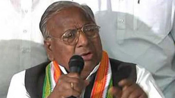 రాజకీయాల్లో కక్ష సాధింపులు పనికిరావన్న వీహెచ్ .. నువ్వేం పర్మినెంట్ కాదని మండిపాటు