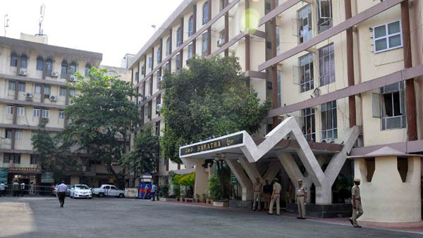 కూల్చివేతలపై న్యాయపోరాటం ఆగదు..! తేల్చిచెప్పిన రాజకీయ నేతలు..!! 