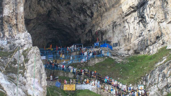 పవిత్ర యాత్రలో ఇబ్బందులు వద్దు..! సేవ చేస్తున్న తెలంగాణ వాసులు..!! 