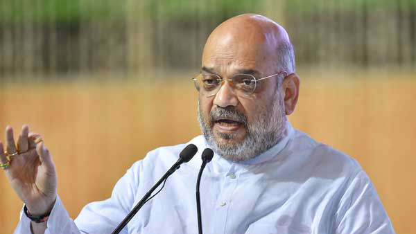 తెలంగాణా ప్రభుత్వాన్ని ఇరుకున పెట్టే ఏ చిన్న అంశం దొరికినా వదలొద్దని చెప్పిన అమిత్ షా 