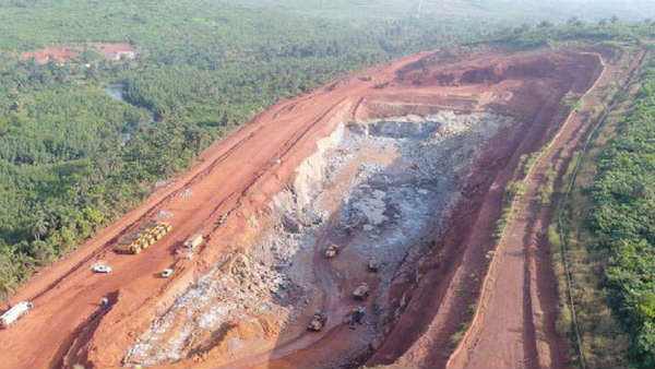 అక్కడక్కడ సాగుతున్న అక్రమ బాక్సైట్ తవ్వకాలు .. పోలీసులకు చర్యలకై ఆదేశాలు 