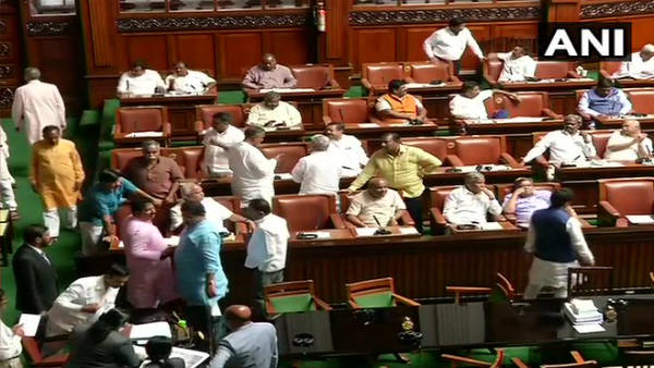 గ‌వ‌ర్న‌ర్ సందేశానికి స్పీక‌ర్ బ‌దులివ్వాల్సిందే..
