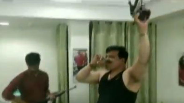 ఇంతకు ఆ తుపాకులకు లైసెన్స్ ఉందా లేదా..!