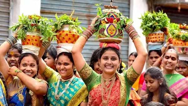 గోల్కొండ కోటలోకి ఉచిత ప్రవేశం గోల్కొండ కోటలోకి ఉచిత ప్రవేశం