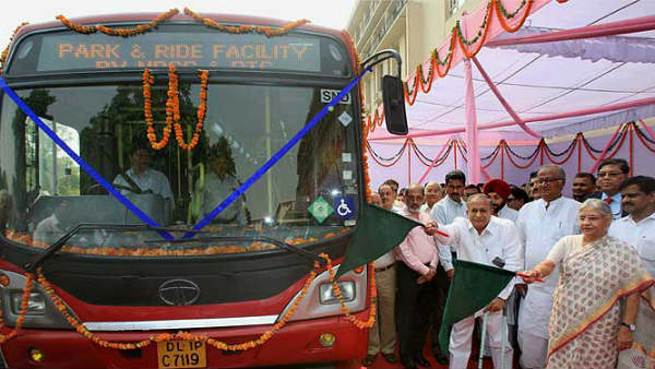  సీఎన్‌జీ బస్సులను ప్రవేశపెట్టి కాలుష్యానికి చెక్ పెట్టిన షీలా దీక్షిత్