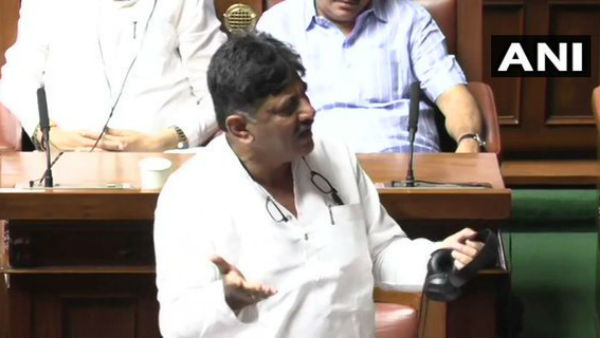 వెన్నుపోటు పొడిచారు..