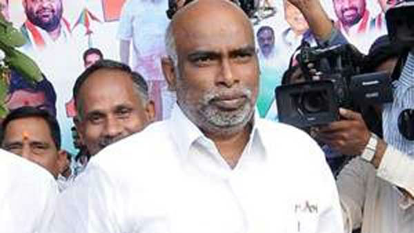 గల్లా అరుణ కుమారి వల్లే తానూ ఓడిపోయానంటున్న మాజీ మంత్రి డొక్కా మాణిక్య వరప్రసాద్ గల్లా అరుణ కుమారి వల్లే తానూ ఓడిపోయానంటున్న మాజీ మంత్రి డొక్కా మాణిక్య వరప్రసాద్