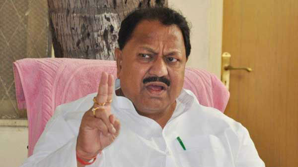 తెలంగాణ గులాబీ.. ఢిల్లీలో కమలం..! ద్విపాత్రాభినయం చేస్తున్న డీఎస్..!! 