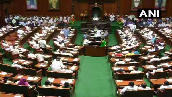 బీజేపీ రెబల్ ఎమ్మెల్యేలు వచ్చారు బీజేపీ రెబల్ ఎమ్మెల్యేలు వచ్చారు