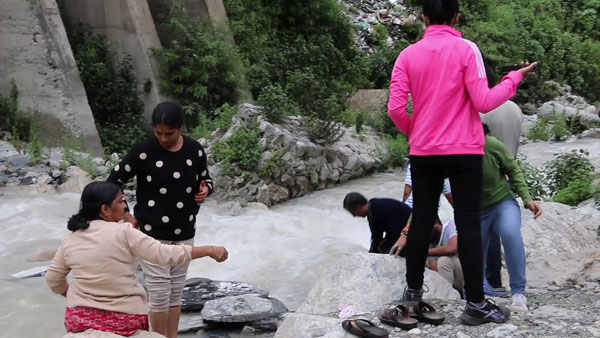  పాము కాటుపై ఈ రాళ్లను రుద్దితే ప్రాణాలు దక్కుతాయట