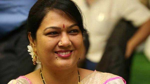 మళ్లీ ఓ మారు రాజకీయాల్లో అదృష్టాన్ని పరీక్షించుకోవాలనుకుంటున్న హేమ .. సక్సెస్ అవుతారా ? మళ్లీ ఓ మారు రాజకీయాల్లో అదృష్టాన్ని పరీక్షించుకోవాలనుకుంటున్న హేమ .. సక్సెస్ అవుతారా ?