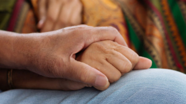 భార్యను మందలించిన భర్త