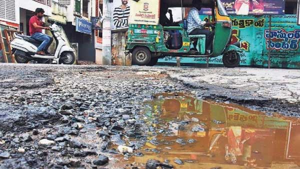 యాగాలతో సీఎం కాలక్షేపం..! జనాల యాదిలో ఉండేది ఎప్పుడు..?