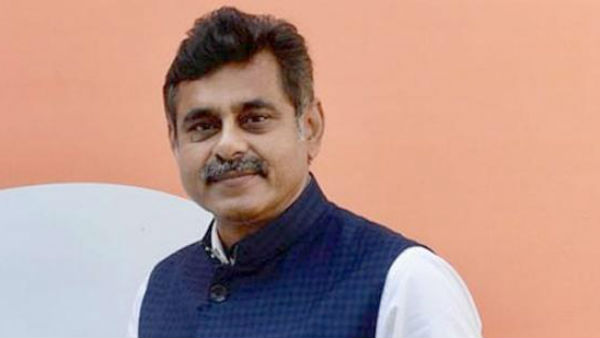 సైబరాబాద్ పోలీసులపై ఫిర్యాదు చేసిన కొండా విశ్వేశ్వర్ రెడ్డి సైబరాబాద్ పోలీసులపై ఫిర్యాదు చేసిన కొండా విశ్వేశ్వర్ రెడ్డి