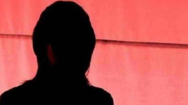 అక్కను చంపిన చెల్లెలు అక్కను చంపిన చెల్లెలు