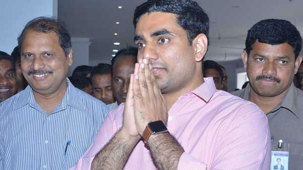 ట్వీటుకు ట్వీటుతోనే సమాధానం..! వినూత్న రీతిలో రెచ్చి పోతున్న ఏపి నేతలు..!! ట్వీటుకు ట్వీటుతోనే సమాధానం..! వినూత్న రీతిలో రెచ్చి పోతున్న ఏపి నేతలు..!!